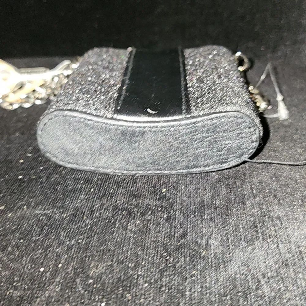 Flask crossbody - Picture 5 of 5